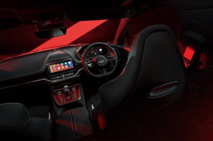 Ντεμπούτο για την νέα Aston Martin DBX S